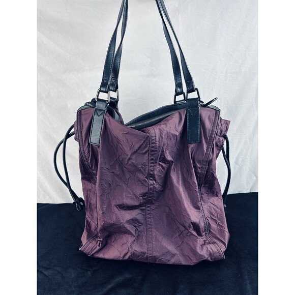 BURBERRY BUCKLEIGH NYLON PURPLE TOTE BAG* - Picture 3 of 16
